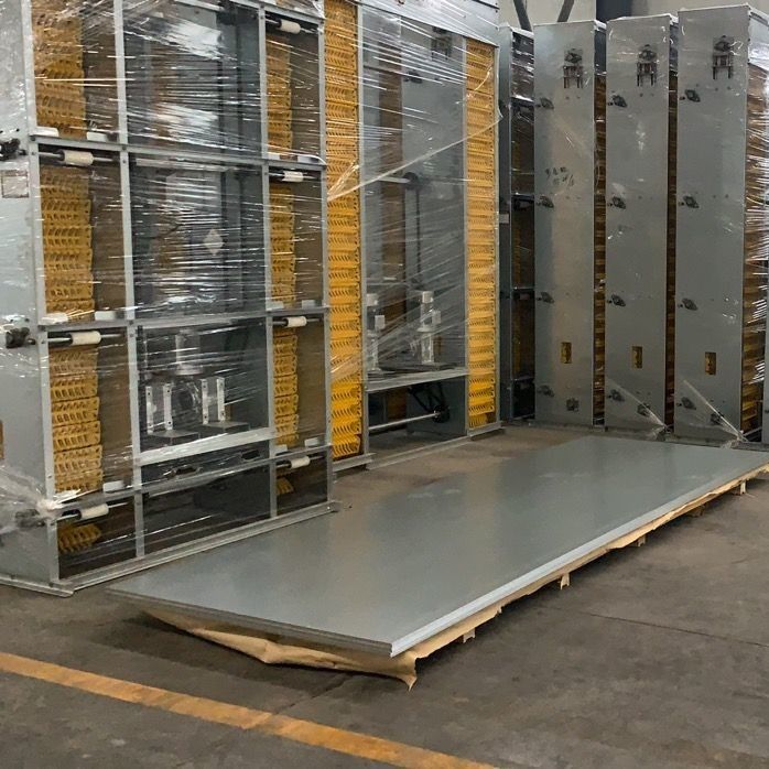 El huevo que recogía 4 pájaros de la grada 160/fijó la jaula del pollo de la capa